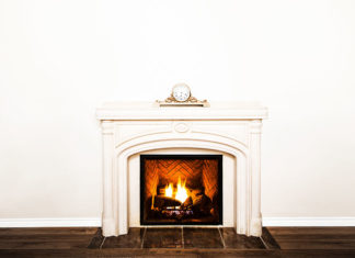 Ręcznie wykonane drzwi do kominka