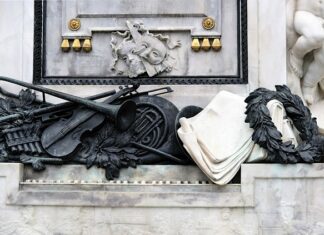 Co to jest atrybut alt?